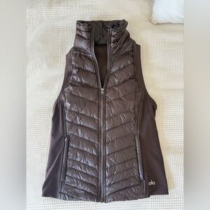 ALO Yoga Women's Chocolate Quilted Vest